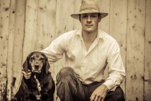 Züchter mit Hund Vorschaubild