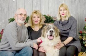 Familie mit Ihrem Hund